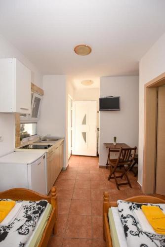 Apartments With A Parking Space Mandre, Pag - 18273