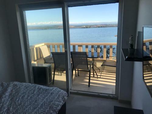 Beach Front Apartment - Pa?man