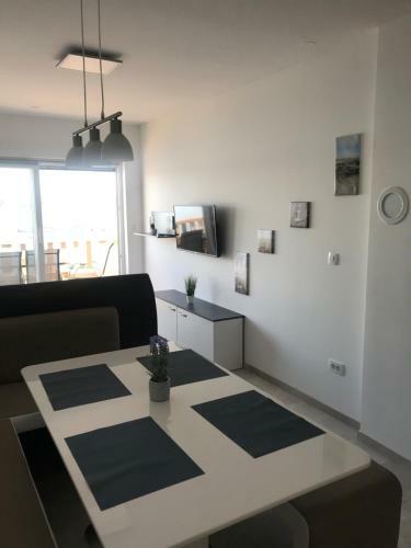 Beach Front Apartment - Pa?man