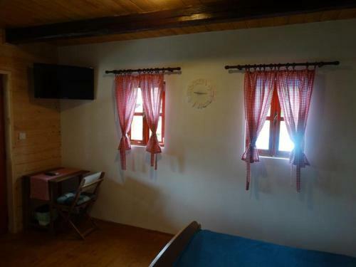 Hostal Pod Orehom Drvena Ku?a I Sauna