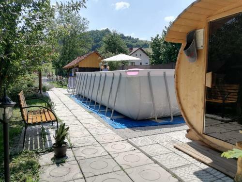 Hostal Pod Orehom Drvena Ku?a I Sauna