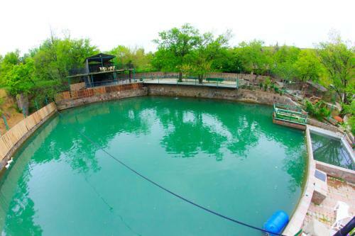 Hostal Amiran's Lake