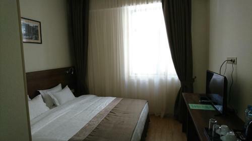 Hotel Metekhi Line