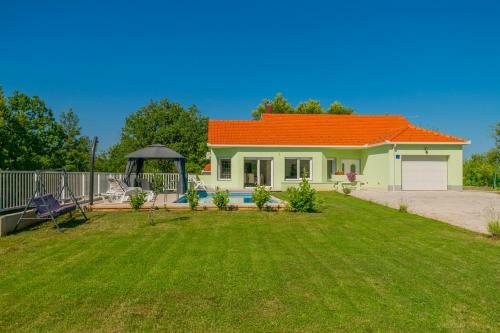 Villa "four M"