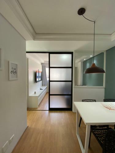 101-apartamento Encantador, 2 Quartos. Bigorrilho
