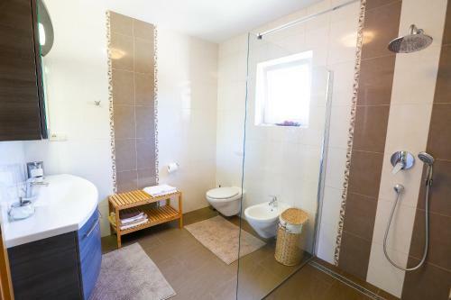 Villa Lavender's Breeze With Jacuzzi, Bbq And Bicycles