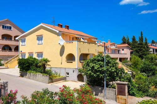 Apartments With A Parking Space Kornic, Krk - 19478