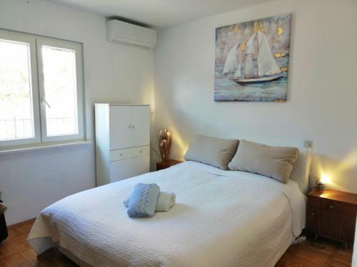 Apartment Marina Komiza
