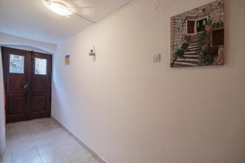Apartment E?a