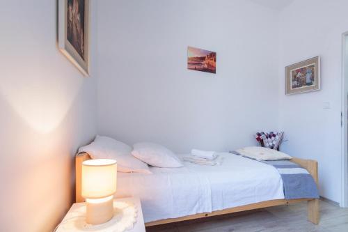 Apartment E?a