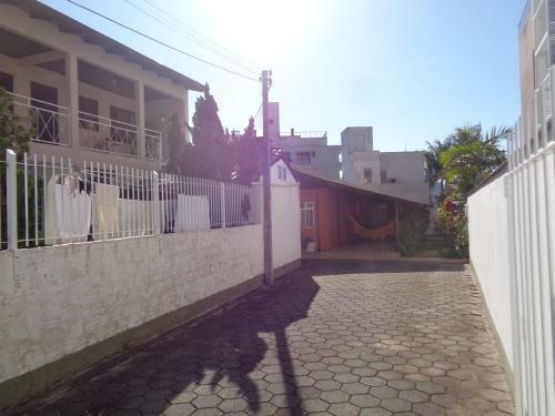Casa Geminada Em Jurer�