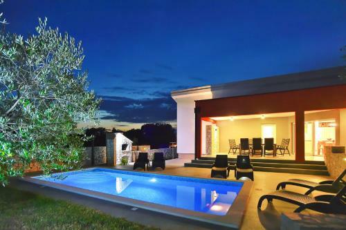 Villa Krnica With Private Pool