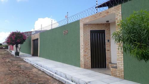 Apartamento Deck Com Su�te/piscina/garagem. Pr�x. Ufca/unile�o