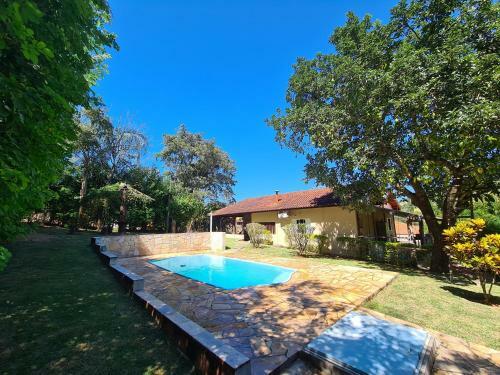 Ch�cara R�stica Com Piscina