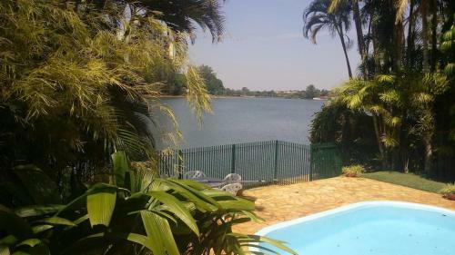 Casa No Lago Igap�. 3 Su�tes. Familiar.