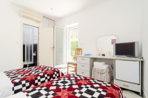 Wisteria Apartment