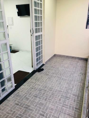 Apartamento Bem Localizado Na Av.principal