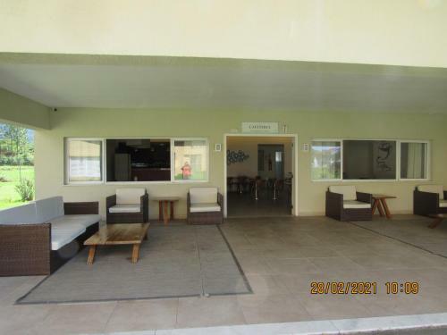 Sahy - Aldeia Dos Reis, Condado - Apartamento Quarto E Sala
