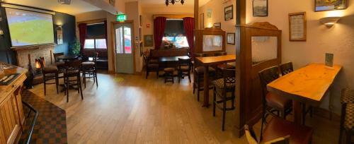 Hotel The Acres B&B