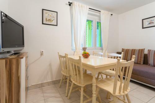 Central View Apartment