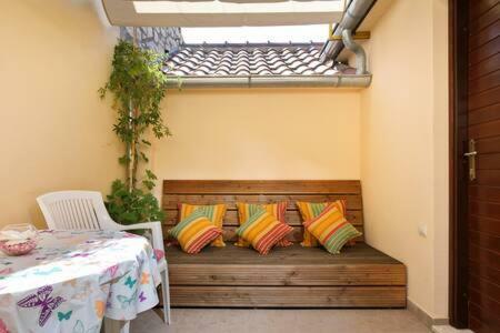 Studio Apartman Eni