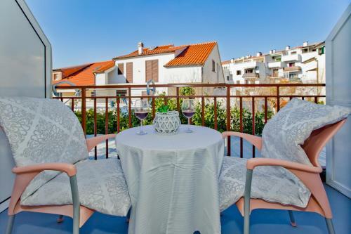 Apartments Ana II