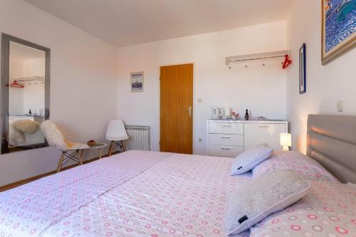 Hostal Apartments Jakic 1