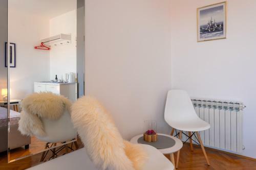 Hostal Apartments Jakic 1