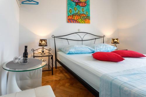 Hostal Apartments Jakic 1