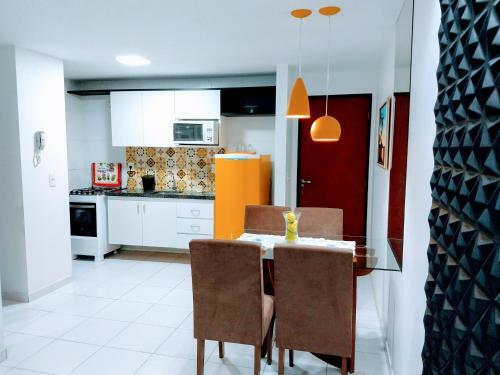 Confort�vel Apartamento Com Piscina 300mt Da Praia