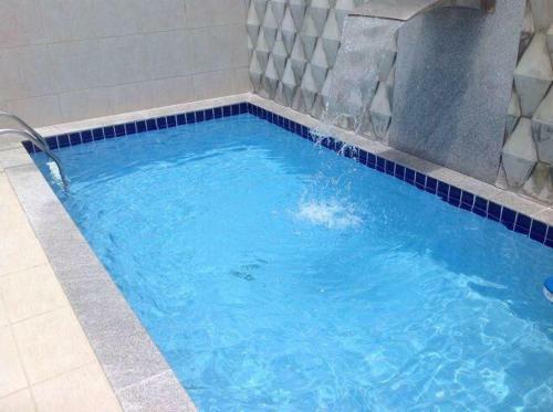 Confort�vel Apartamento Com Piscina 300mt Da Praia