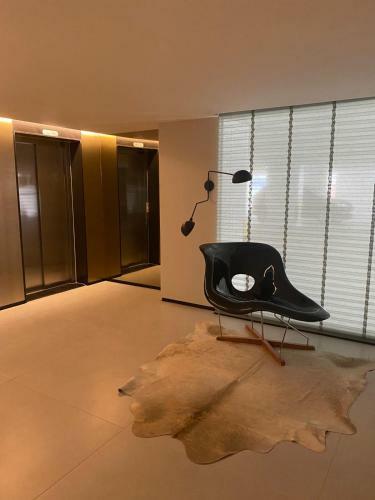 Nov�ssimo Apartamento C/ Varanda A 300 M Da Praia