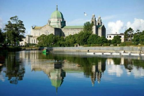 Fabulous Apartment In Eyre Square Quiet With Parking