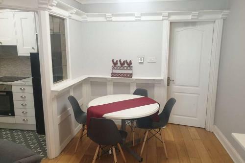 Fabulous Apartment In Eyre Square Quiet With Parking