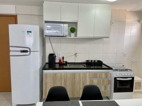Apartamento Quarto/sala A Uma Quadra Da Praia, Com Vista Mar!