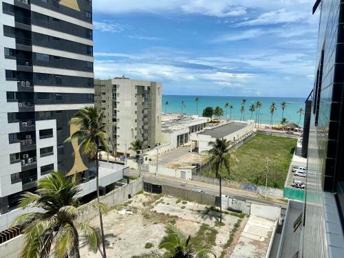 Apartamento Quarto/sala A Uma Quadra Da Praia, Com Vista Mar!