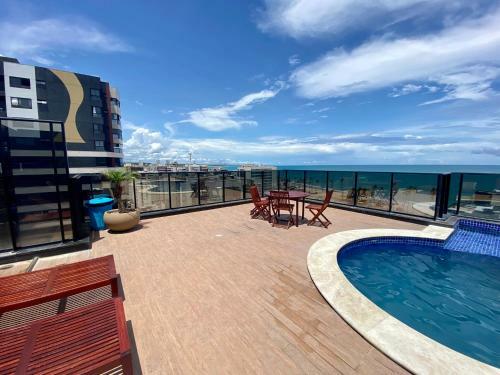 Apartamento Quarto/sala A Uma Quadra Da Praia, Com Vista Mar!