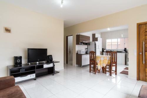 Casa Com Piscina E Churrasq Na Praia Massaguacu, Sp