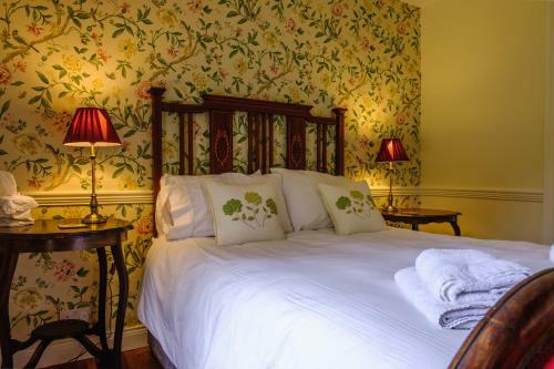 Brooklawn House Bed And Breakfast
