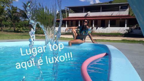 Casa Com Piscina E Lago De Peixe!