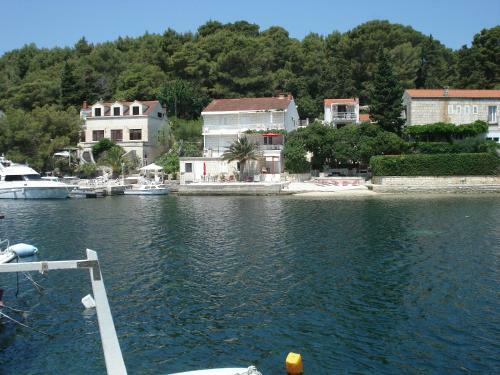Apartments Luka