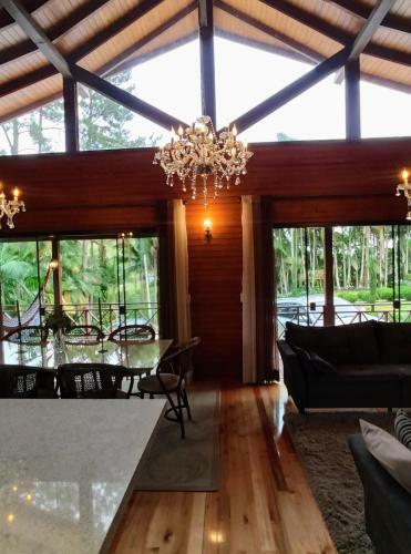 Casa De Campo Nova, Com Lareira E Piscina