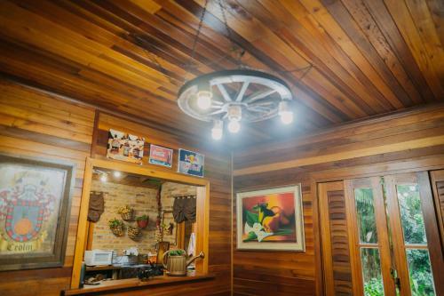 Casa De S�tio Taipa