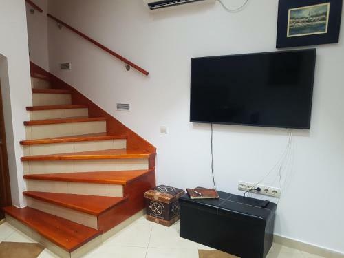 Marco's Two Storey Main Door 1 Bedroom Duplex Apartment