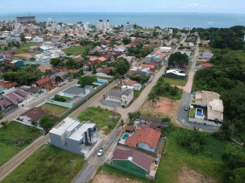 Casa Nova E Ampla Na Praia De Pi�arras