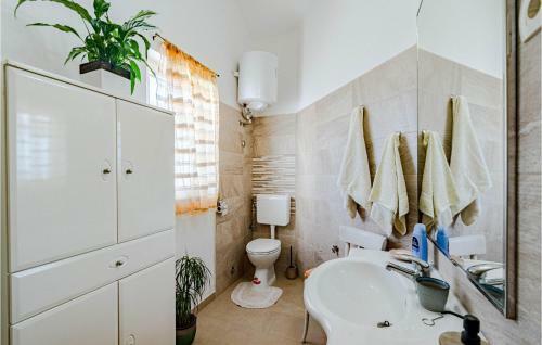 Awesome Apartment In Lumbarda With 2 Bedrooms