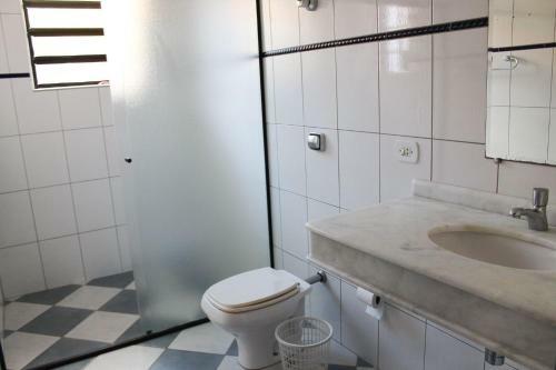 P002 - Casa Com 3 Dormit�rios Piscina E Churrasqueira