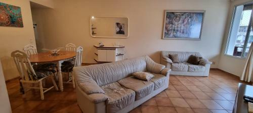 Apartamento Peru�be Arpoador