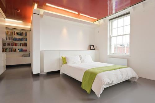 Central Designer Apartment With River Views