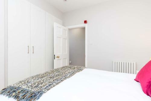 Apartamento Magnificent 2 Bedroom Flat In Historic Army Barracks